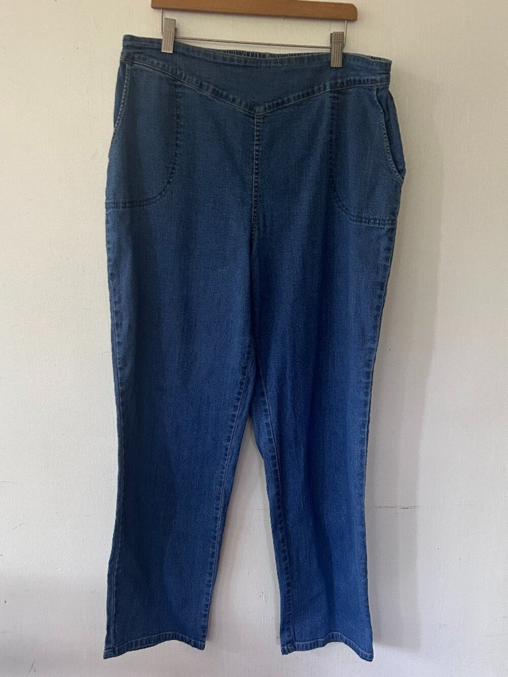 d&co Elastic Waist Jeans Womens Large Medium Wash Mom Jeans Pockets Straight Leg